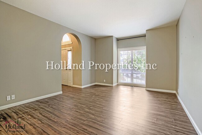 Building Photo - 16308 SW Timberland Dr