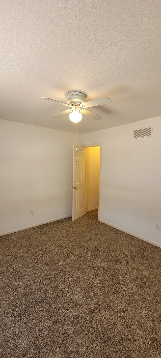 Building Photo - 801 Johnson Cir