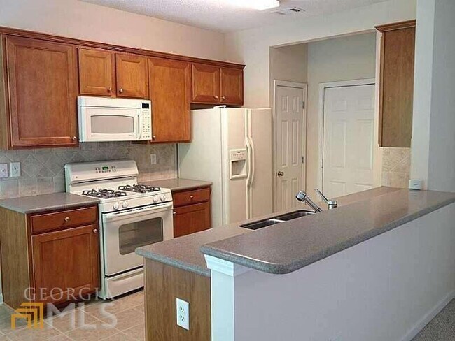 Building Photo - 4130 Royal Regency Cir