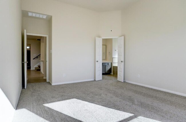 Building Photo - 18830 Sawtooth Oak Ct