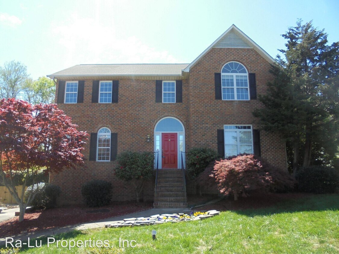 4 br, 2.5 bath House 120 Anne Tyler Ct. House Rental in