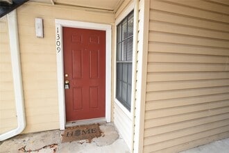 Building Photo - 2750 Holly Hall St