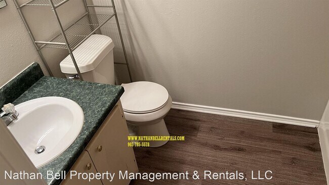 Foto del edificio - 2 br, 1 bath House - 130 E Division St