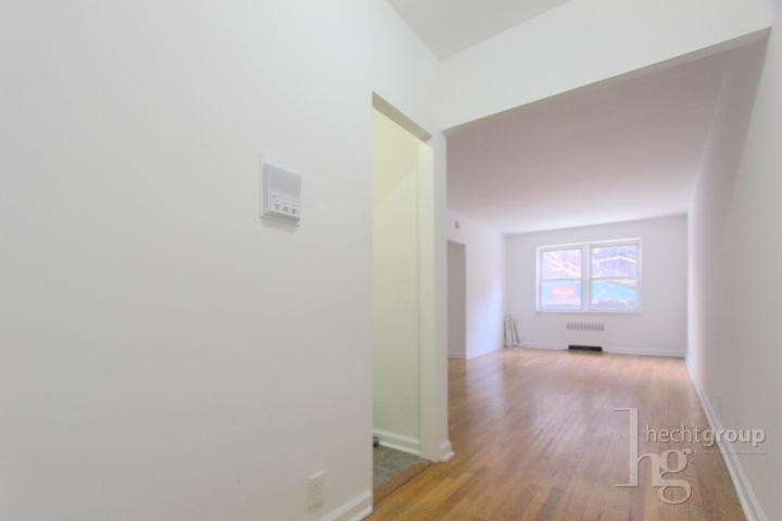 Building Photo - 128 E 91st St