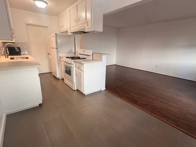 Building Photo - 2325 2nd St