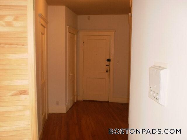 Building Photo - 137 Park Dr