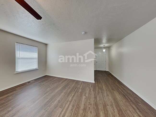 Foto del edificio - 923 E 4th Ct