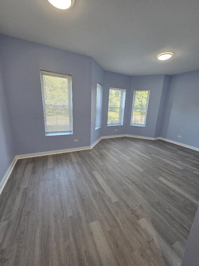 Building Photo - 7252 S Lowe Ave