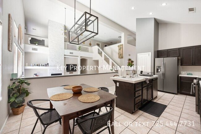 Building Photo - FULLY FURNISHED 4 BEDROOM HOME IN SILVERAD...