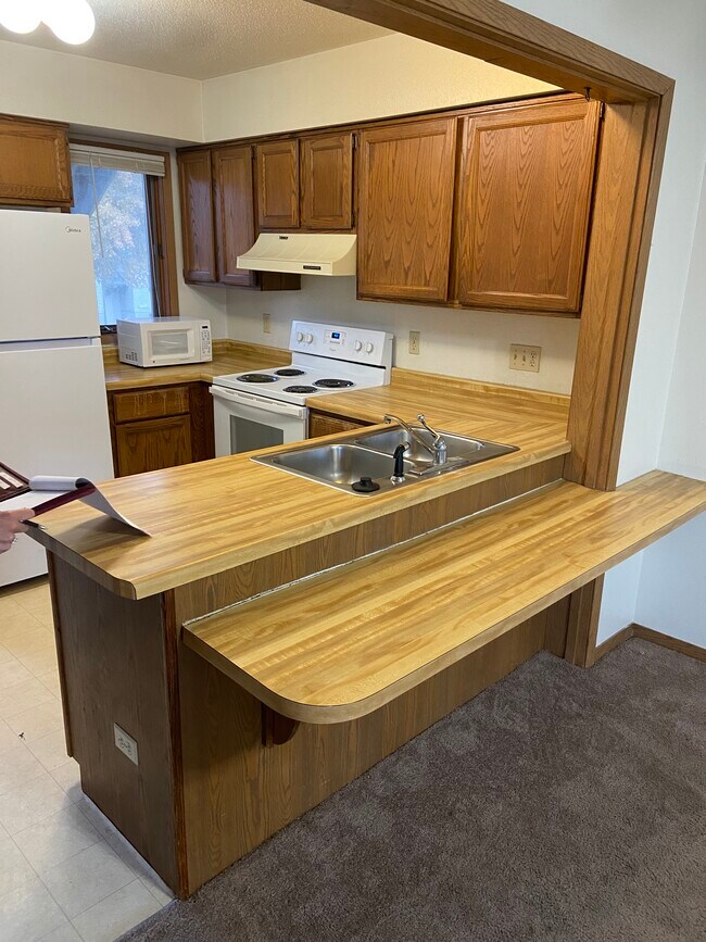 Building Photo - 2610 Westwinds Dr
