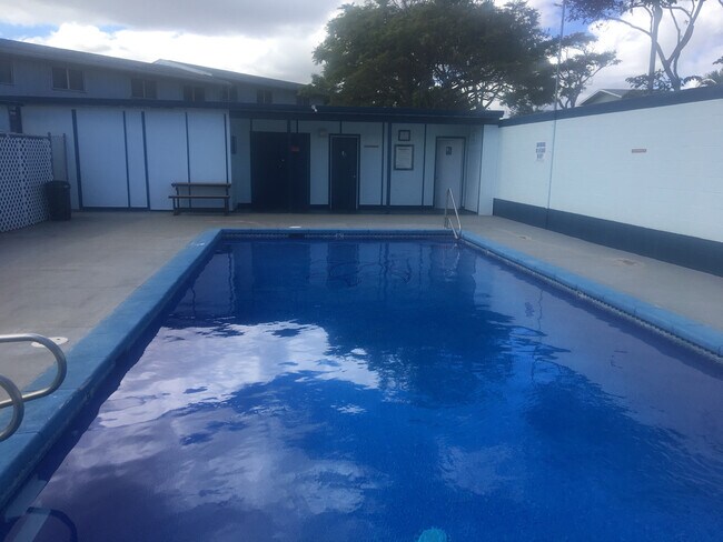 Building Photo - Great Townhouse in Aiea at Ridgeway!