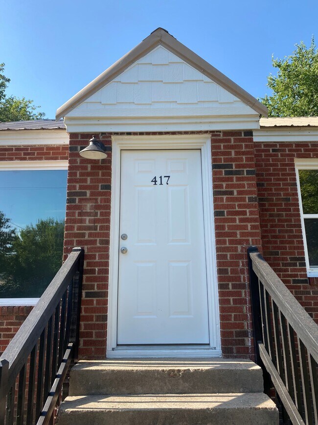 Building Photo - 417 E Normal St