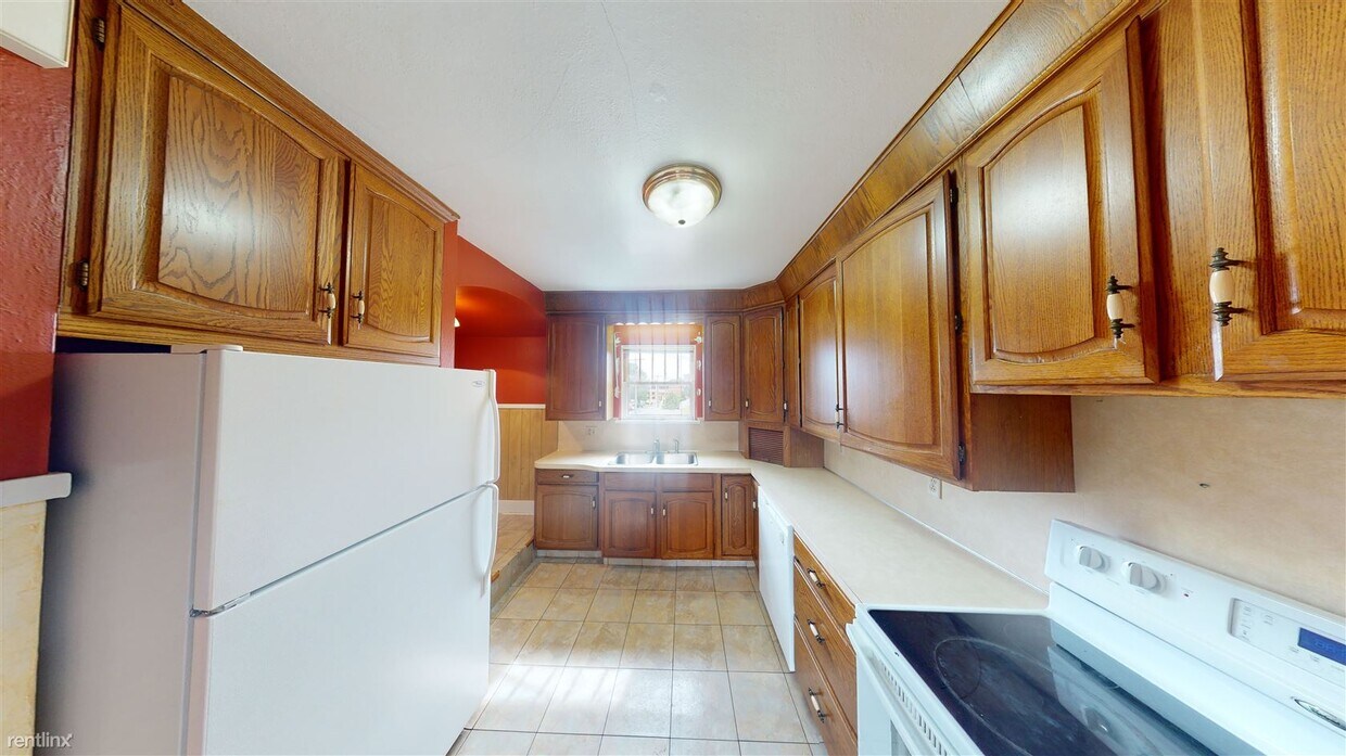 Foto principal - 3 br, 2 bath House - 811 E Avenue B
