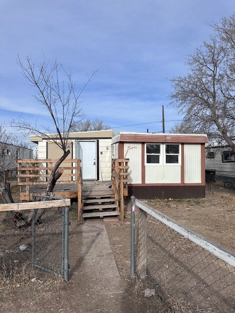 Primary Photo - 2303 S Greeley Hwy