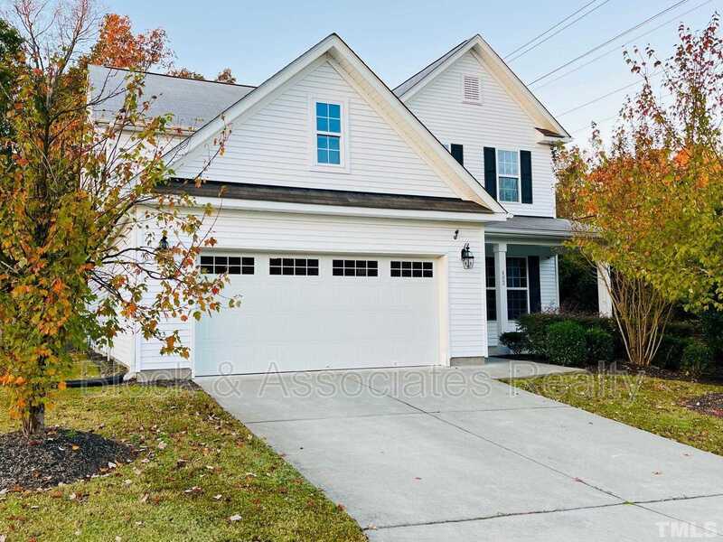 Primary Photo - 402 Ravenstone Ln