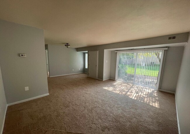 Building Photo - 8867 Rollright Ct