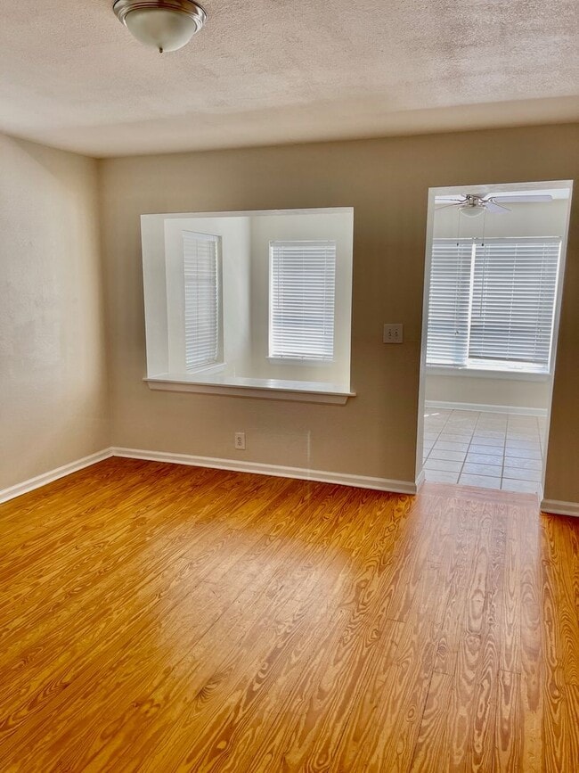 Foto del edificio - 2835 S Fletcher Ave