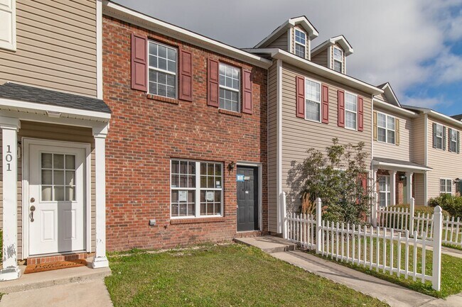 Foto del edificio - 2 Bed 2.5 Bath Townhome