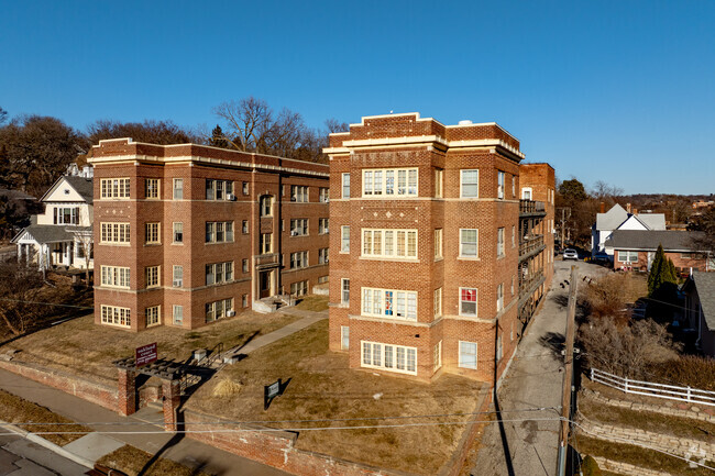 Building Photo - Oakland Apartments