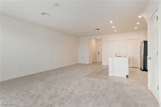 Foto del edificio - 2652 Riverfield Rd