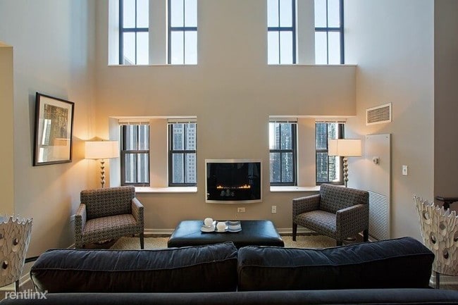 Building Photo - 58 E Randolph St