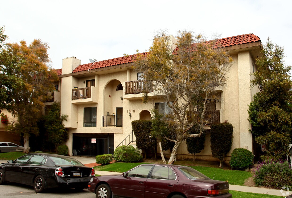 Primary Photo - 1818 Stoner Ave