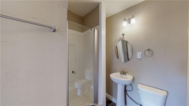 Foto del edificio - 202 Walton Dr