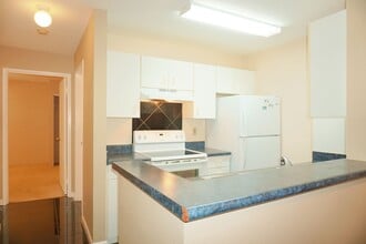 Building Photo - 95-652-652 Wikao St