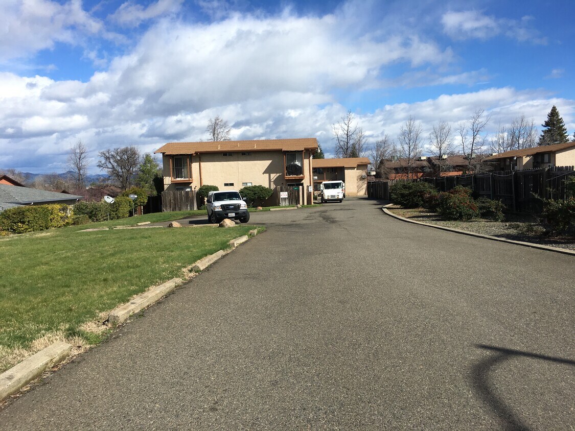 335 Lake Blvd Unit 2, Redding, CA 96003 335 Lake Blvd Redding, CA