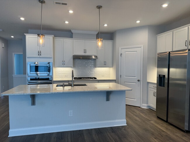 Foto del edificio - 2202 Rooster Spur Ct