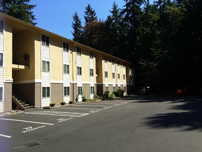 Building Photo - 14010 Juanita Dr NE