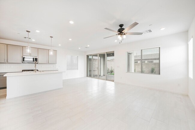 Building Photo - New Summerlin West Home in Gated Community!