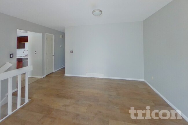 Foto del edificio - 910 Foothills Ct