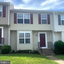 Building Photo - 217 Merrill Ct