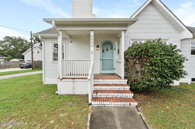 Building Photo - 2036 Van Buren St