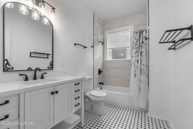 Building Photo - 409 W Gaulbert Ave