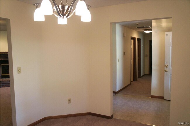 Foto del edificio - 1631 Thunderbird Ln
