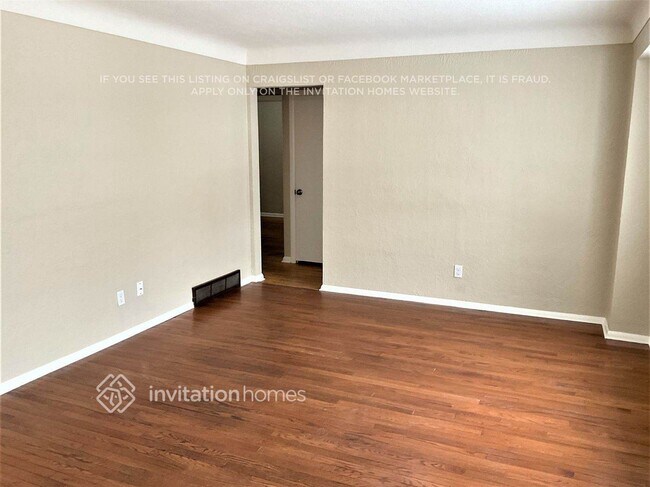 Foto del edificio - 875 Iroquois Ave