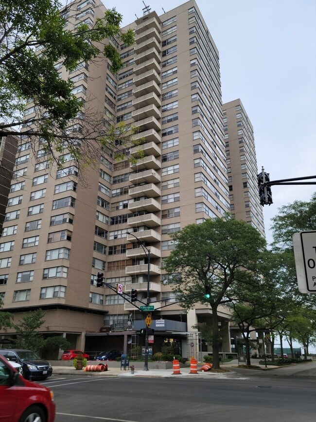 Foto del edificio - 6301 N Sheridan Rd