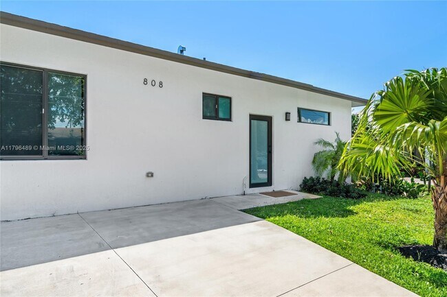 Foto del edificio - 808 NW 5th Terrace