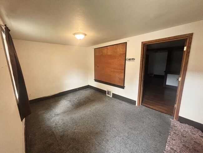 Foto del edificio - 922-924 Caledonia Street