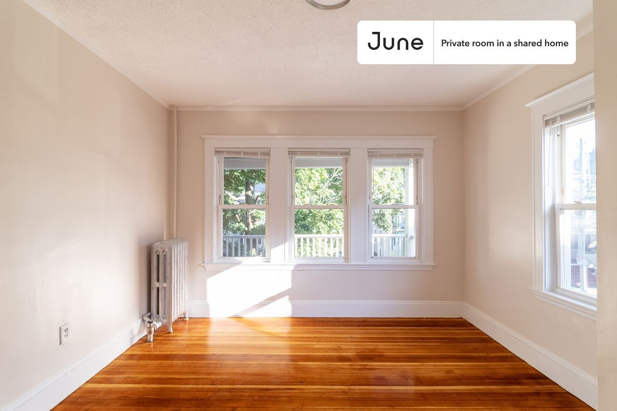 Room in Shared 6 bed/2 bath home - Room in Shared 6 bed/2 bath home