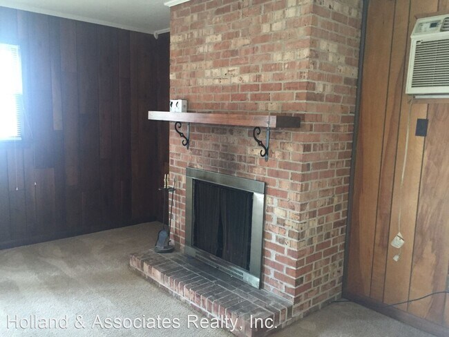 Building Photo - 2 br, 1 bath House - 817-A Carter Street