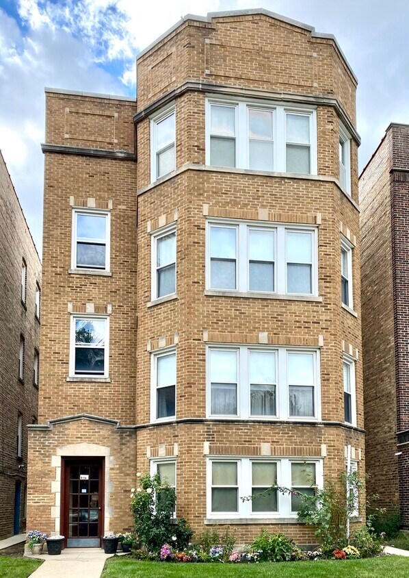 Primary Photo - 9116 La Crosse Ave