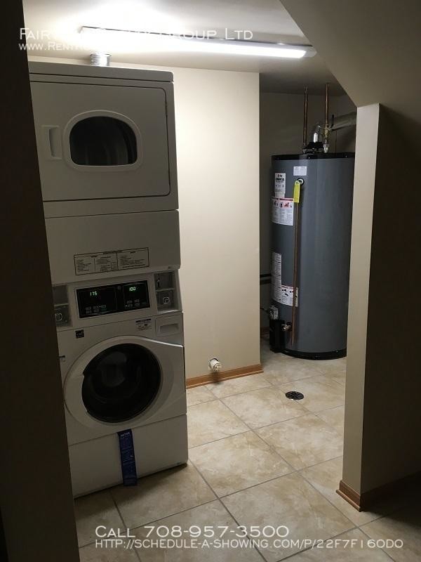 Building Photo - 1 bedroom in Crestwood IL 60445