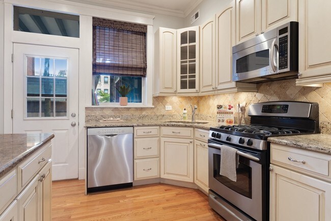 Foto del edificio - 2348 N Cleveland Ave