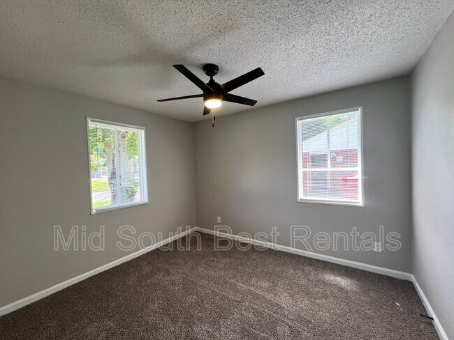 Building Photo - 2809 Brewer Ave