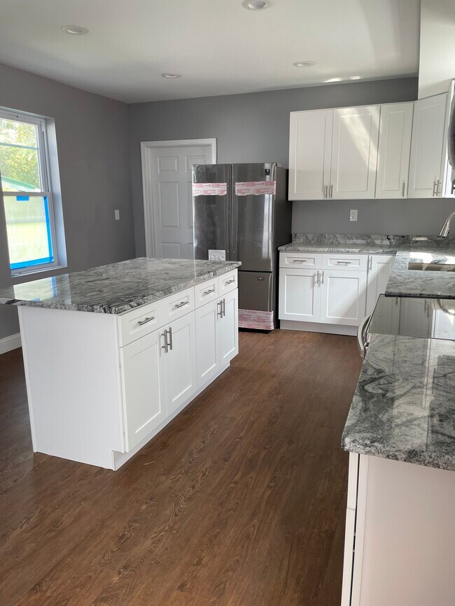 Kitchen - 708 Glenwood Ave