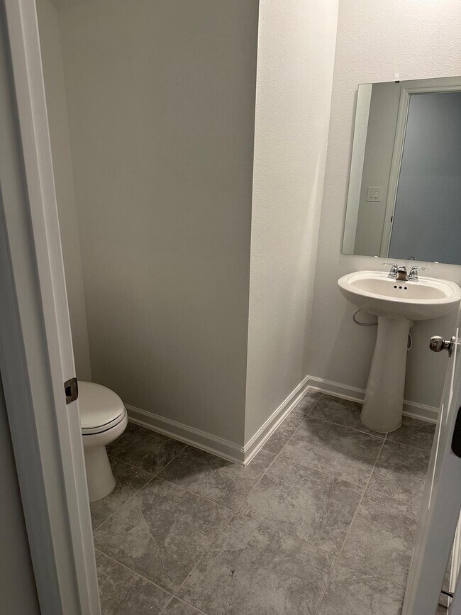 Foto del edificio - 4 Bed / 2.5 Bath Home – Available Septembe...