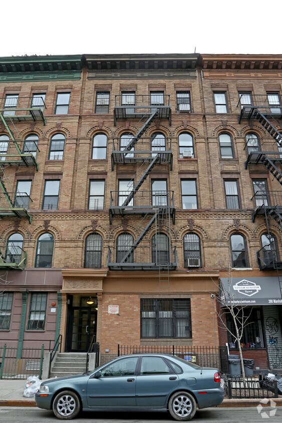 Foto del edificio - 392 Manhattan Ave